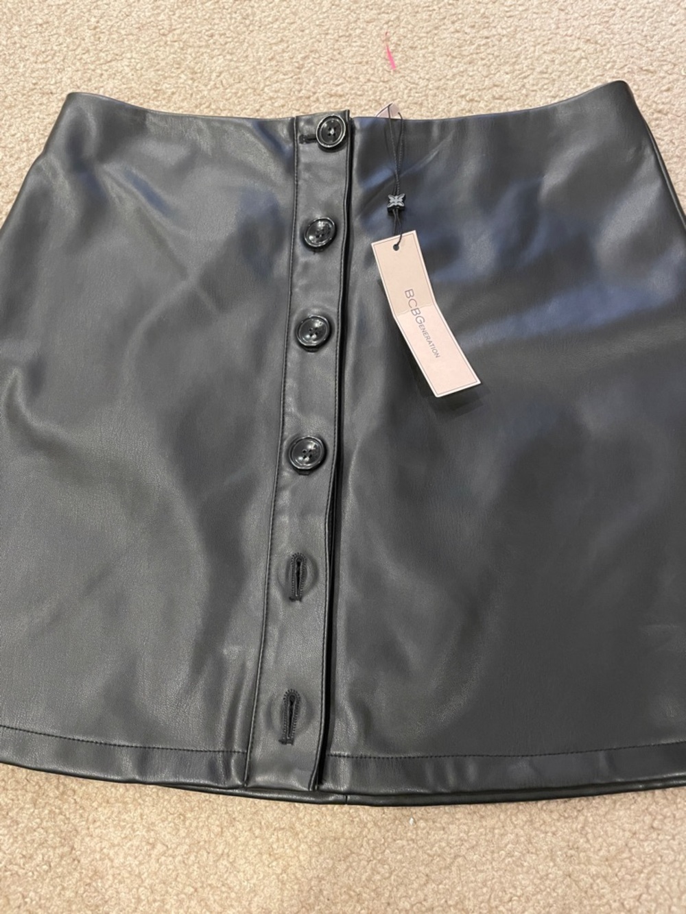 NWT BCBGMaxAzria Black Faux Leather Front-Button Mini Skirt, size m